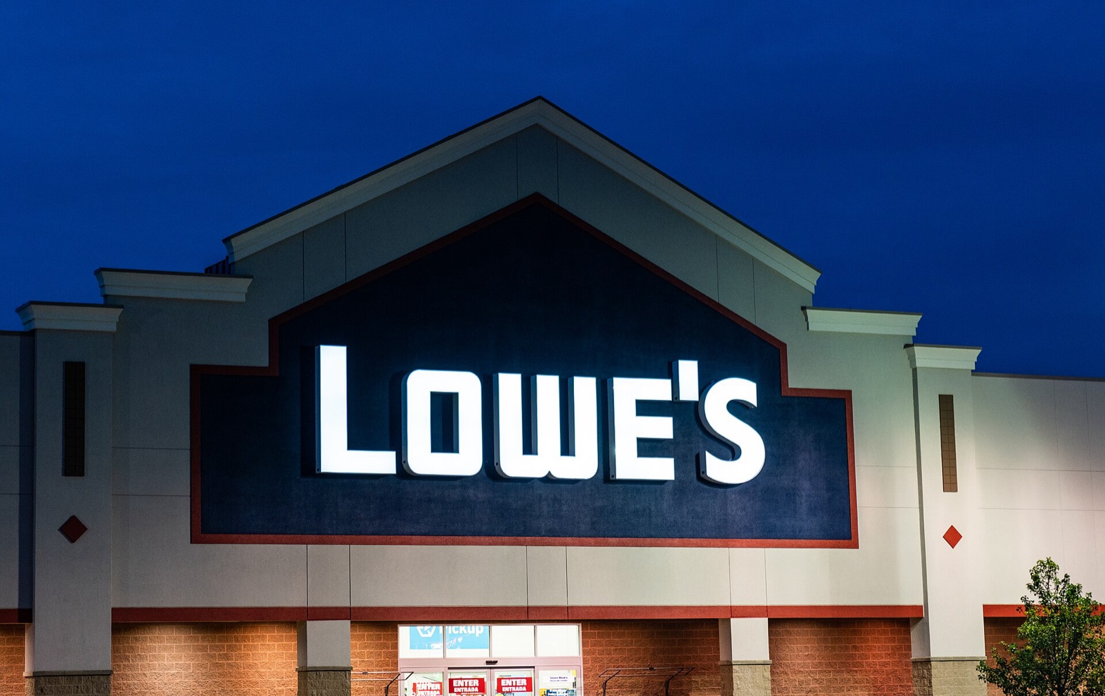 Lowe's Home Improvement storefront in West St. Paul, Minnesota